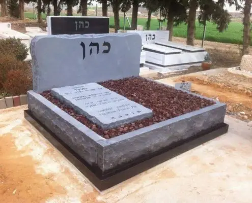 מצבה זוגית מאבן חברון ושיש בעיצוב של שגב מצבות